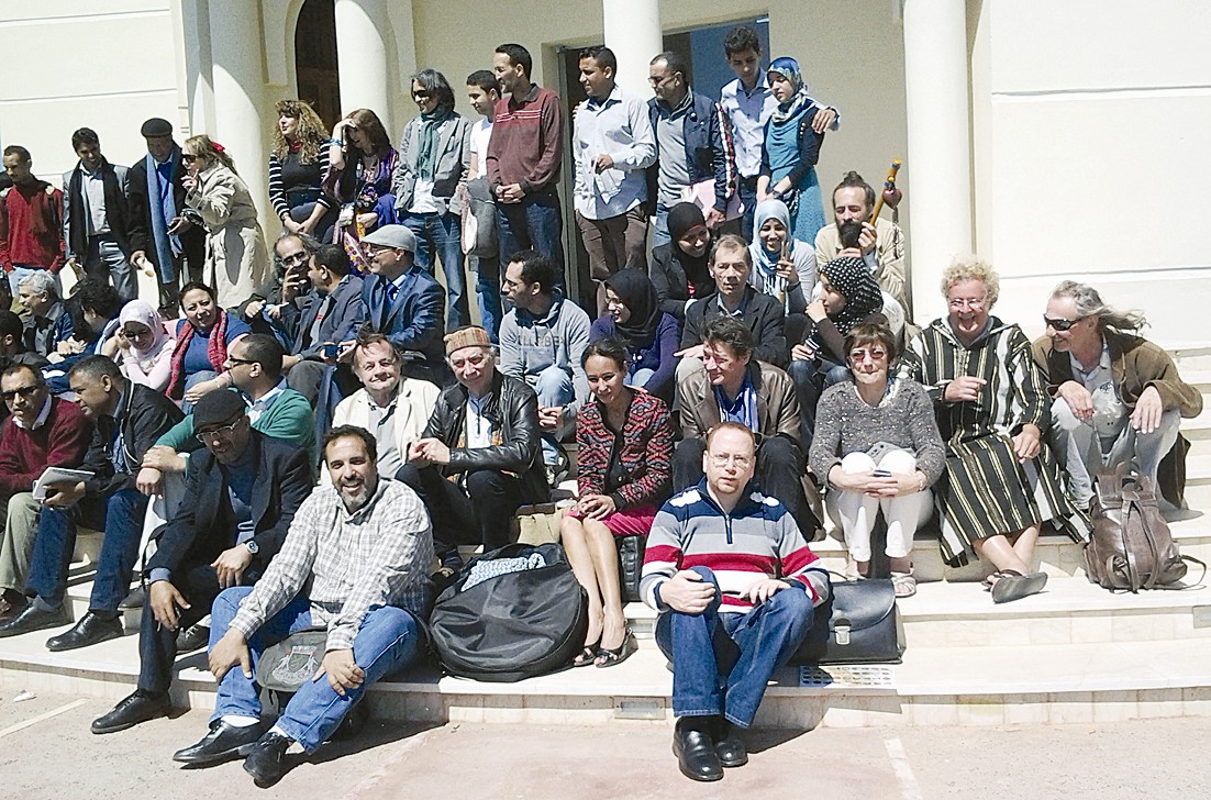 u0627u0644u0634u0639u0631u0627u0621 u0641u064a u0635u0648u0631u0629 u062cu0645u0627u0639u064au0629