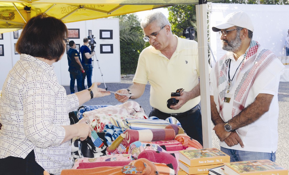 u0627u0644u0633u0641u064au0631 u0637u0647u0628u0648u0628 u064au0637u0644u0639 u0639u0644u0649 u0645u0639u0631u0648u0636u0627u062a u0627u0644u0645u0647u0631u062cu0627u0646 (u062au0635u0648u064au0631 u0646u0627u064au0641 u0627u0644u0639u0642u0644u0629)