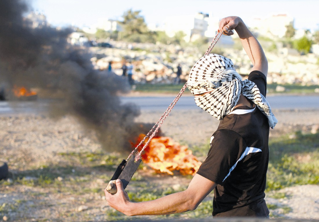 u0641u0644u0633u0637u064au0646u064a u0645u0642u0646u0639 u064au062cu0647u0632 u0645u0642u0644u0627u0639u0647 u062eu0644u0627u0644 u0645u0648u0627u062cu0647u0627u062a u0645u0639 u0627u0644u062cu064au0634 u0627u0644u0625u0633u0631u0627u0626u064au0644u064a u0641u064a u0627u0644u0636u0641u0629 ( u0627 u0641 u0628)