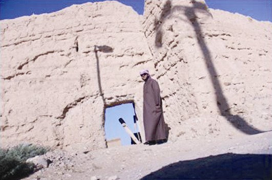 على أطلال قصر الصباح في الهدار