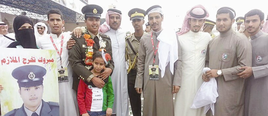 خريج بين أهله وفرحة «النجمة»