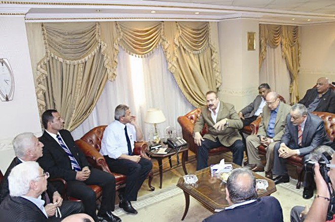 وزير الشباب والرياضة خلال استقباله أعضاء اللجنة الأولمبية