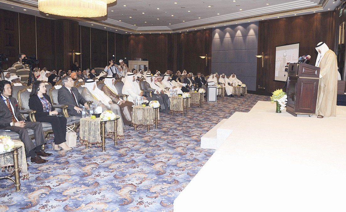 u062cu0627u0646u0628 u0645u0646 u0627u0644u0645u0624u062au0645u0631 u0648u064au0628u062fu0648 u0627u0644u062eu0627u0644u062fu064a u0648u0627u0644u0649 u064au0645u064au0646u0647 u0627u0644u0633u0641u064au0631 u0627u0644u0627u0645u064au0631u0643u064a (u062au0635u0648u064au0631 u0632u0643u0631u064au0627 u0639u0637u064au0629)