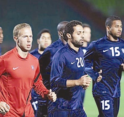 لاعبو الهلال خلال التدريبات