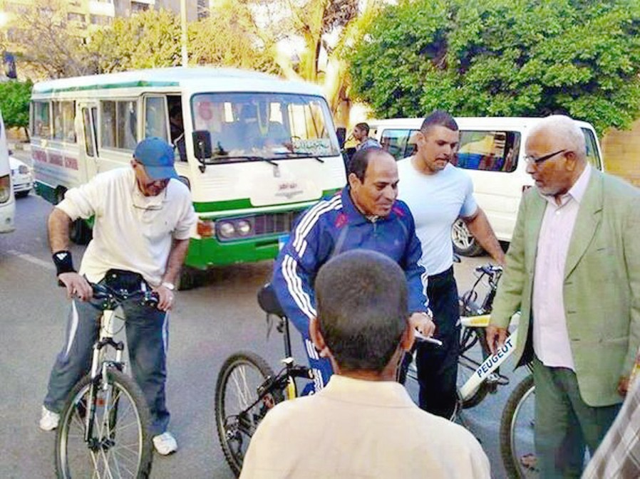 u0627u0644u0633u064au0633u064a u0641u064a u062cu0648u0644u0629 u0639u0644u0649 u062fu0631u0627u062cu0629 u0647u0648u0627u0626u064au0629 u0641u064a u0627u0644u0642u0627u0647u0631u0629