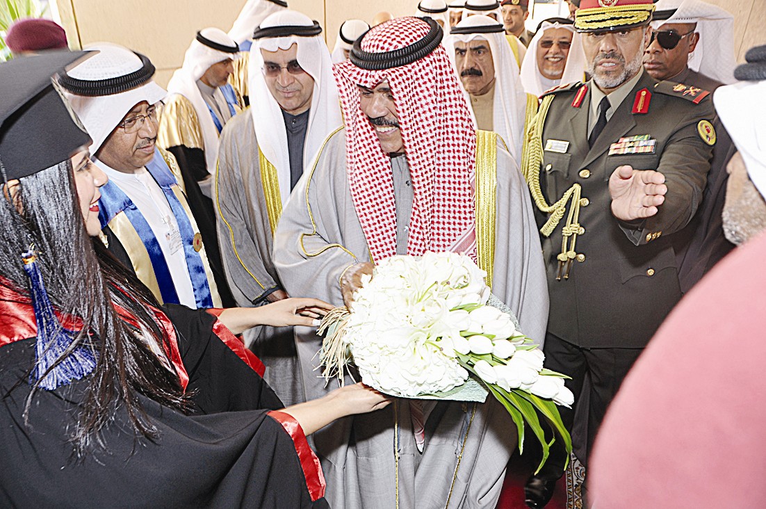 استقبال نائب الأمير بالورود