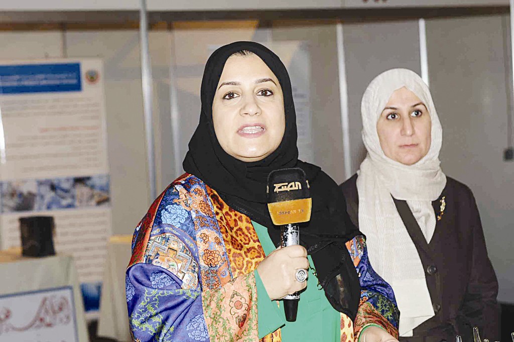 العرادى متحدثة في ختام فعاليات المعرض