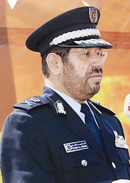 الأنصاري ملقياً كلمة