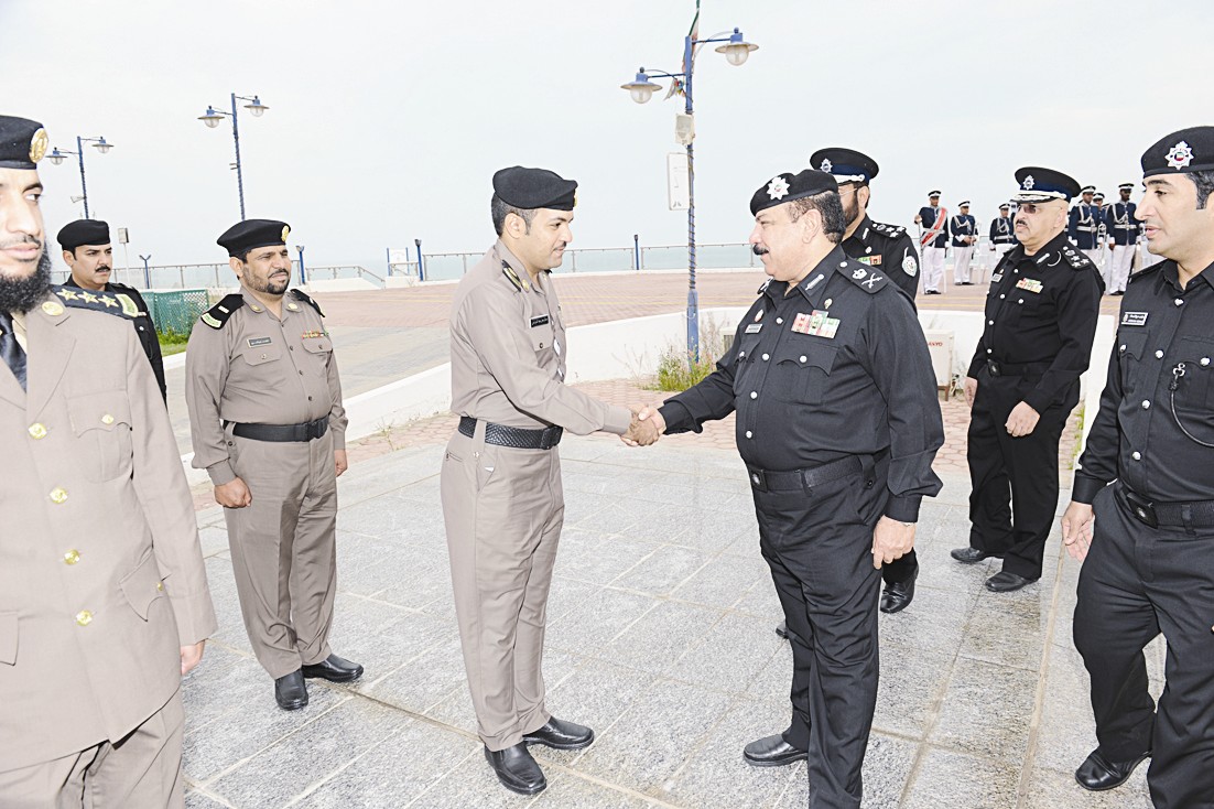 u0627u0644u0639u0644u064a u064au062du064au064a u0623u062du062f u0627u0644u0645u0634u0627u0631u0643u064au0646 u0641u064a u0627u0644u0645u0631u0627u0633u0645 (u062au0635u0648u064au0631 u0643u0631u0645 u0630u064au0627u0628)