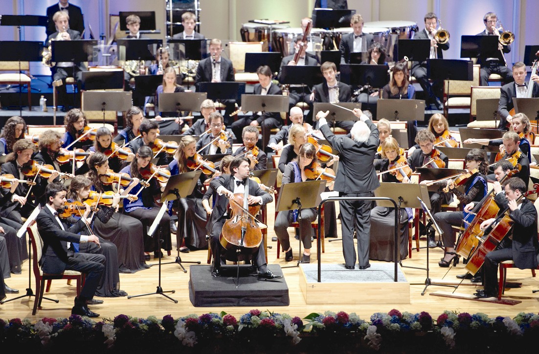 u0623u0648u0631u0643u0633u062au0631u0627 u0627u0644u0627u062au062du0627u062f u0627u0644u0623u0648u0631u0648u0628u064a u0644u0644u0634u0628u0627u0628 u064au0642u0648u062fu0647u0627 u0641u0644u0627u062fu064au0645u064au0631 u0623u0634u0643u064au0646u0627u0632u064a u0628u0645u0634u0627u0631u0643u0629 u0639u0627u0632u0641 u0627u0644u062au0634u064au0644u0644u0648 u063au0648u062au064au0647 u0643u0627u0628u064au0633u0648u0646