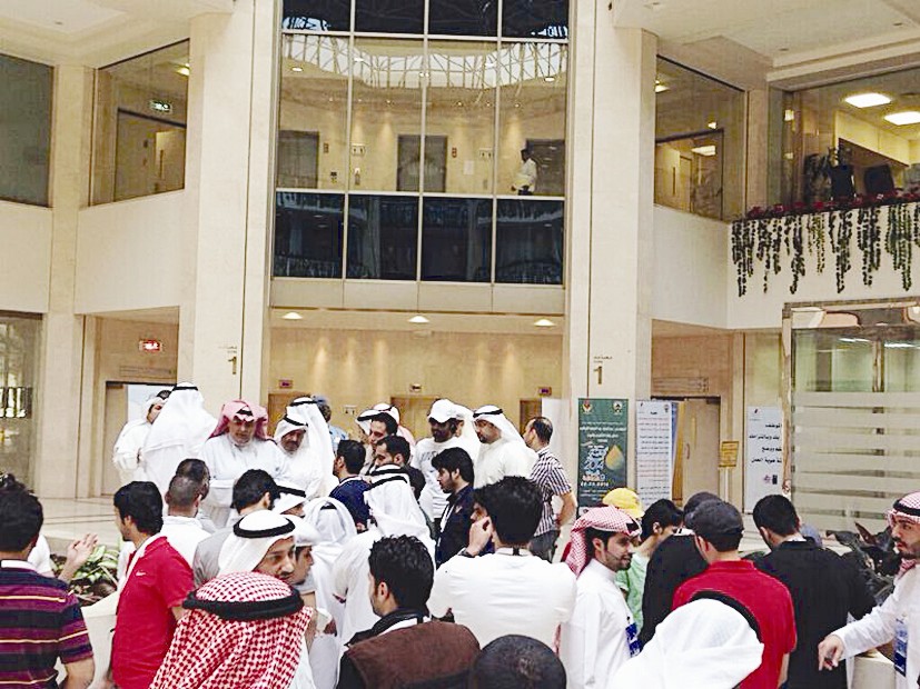 u0627u0644u0639u0648u0646 u0645u0633u062au0645u0639u0627 u0625u0644u0649 u0627u0644u0645u0639u062au0635u0645u064au0646