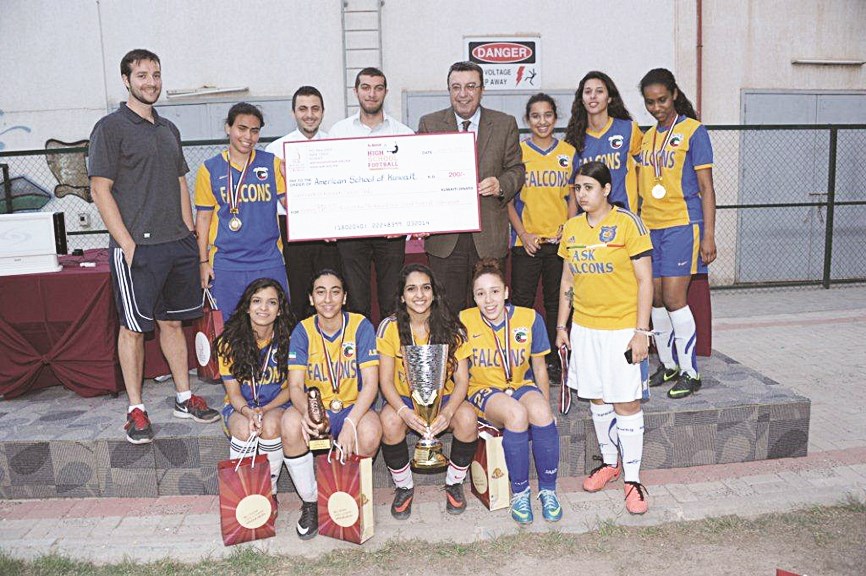 u0641u0631u064au0642 u0627u0644u0628u0646u0627u062a u0644u0644u0645u062fu0631u0633u0629 u0627u0644u0623u0645u064au0631u0643u064au0629 u0627u0644u0641u0627u0626u0632 u0628u0627u0644u0628u0637u0648u0644u0629