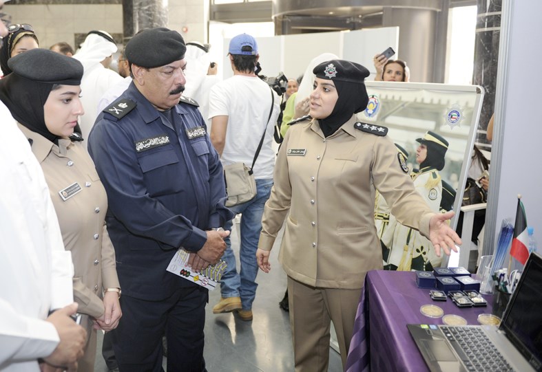 حديث مع أحد عناصر الشرطة النسائية