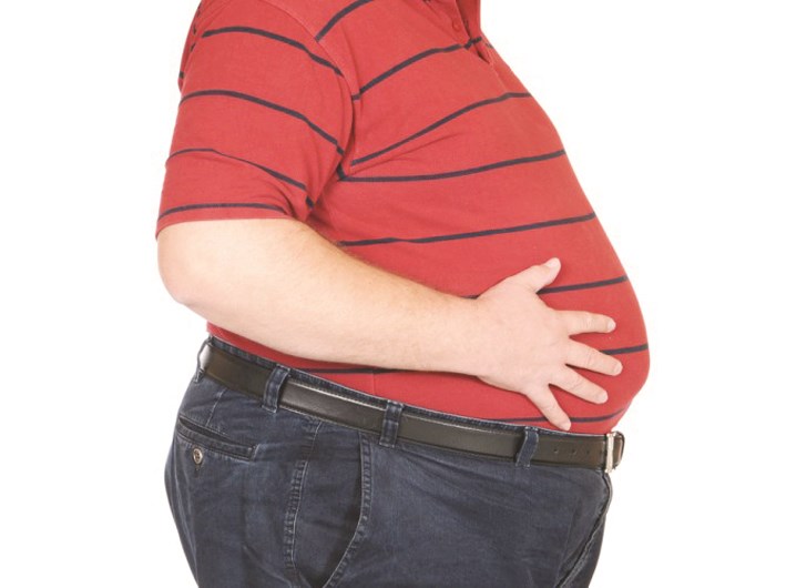 على الرجل السمين أن يولي الأهمية الأكبر لملاءمة ملابسه له