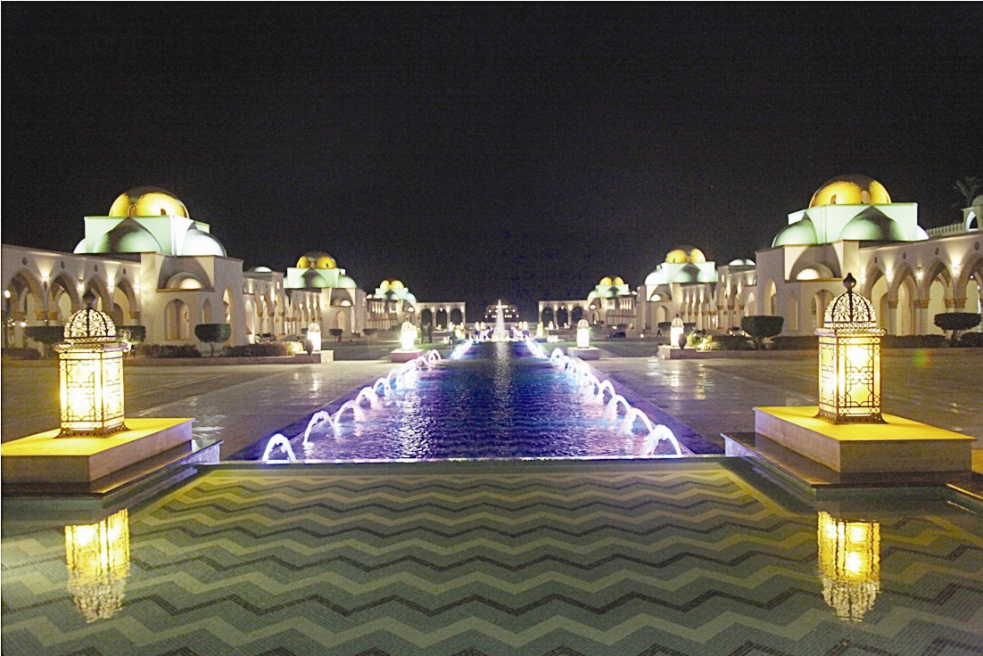 منتجع سهل حشيش ليلاً