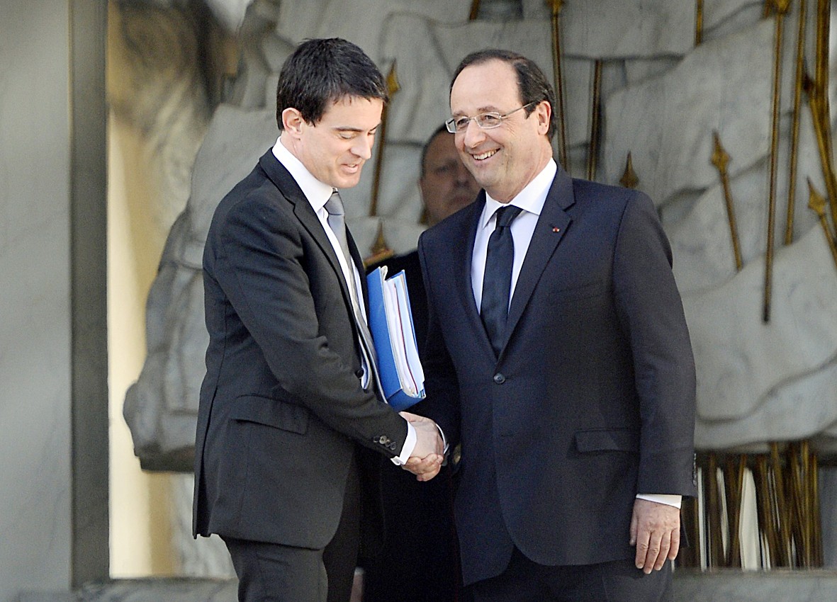 u0647u0648u0644u0627u0646u062f u0645u0635u0627u0641u062du0627u064b u0641u0627u0644u0633 u0641u064a u062eu062au0627u0645 u0644u0642u0627u0626u0647u0645u0627 u0623u0645u0633 (u0627u0641 u0628)