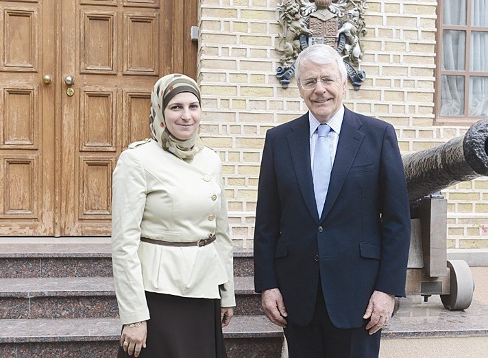 ميجور مع الزميلة غادة عبدالسلام