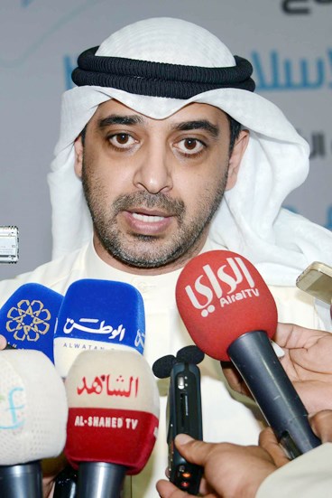 العبدالله يتحدث لوسائل الإعلام