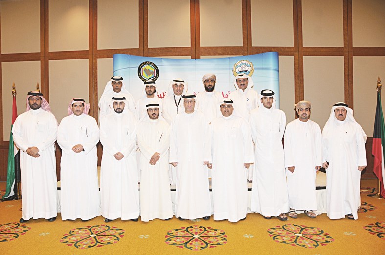 u0641u0631u064au0642 u0627u0644u0639u0645u0644 u0627u0644u062eu0644u064au062cu064a u0641u064a u0635u0648u0631u0629 u062au0630u0643u0627u0631u064au0629