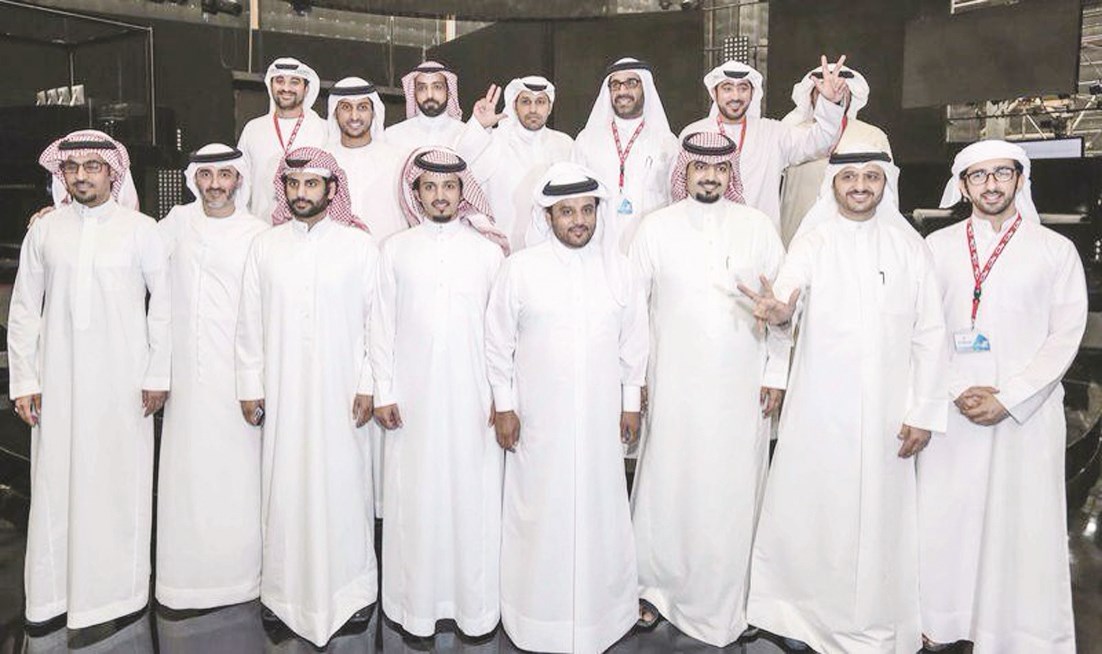 طاقم البرنامج