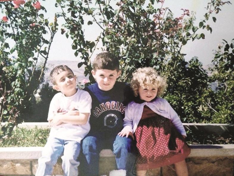 u0635u0648u0631u0629 u0644u0623u0648u0644u0627u062f u0627u0628u0648u062du0645u0632u0629 u0627u0637u0641u0627u0644u0627u064b