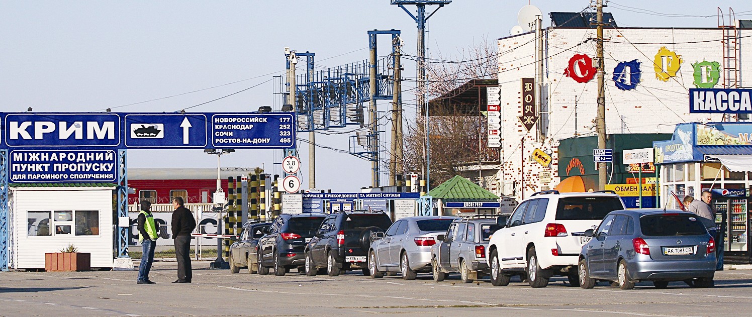 u0635u0641 u0645u0646 u0627u0644u0633u064au0627u0631u0627u062a u0641u064a u0634u0628u0647 u062cu0632u064au0631u0629 u0627u0644u0642u0631u0645 u0641u064a u0627u0646u062au0638u0627u0631 u0627u0644u0635u0639u0648u062f u0627u0644u0649 u0639u0628u0651u0627u0631u0629 u0641u064a u0645u0631u0641u0623 u0643u064au0631u0634 (u0627u0641 u0628)