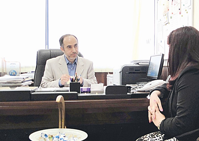 علي الملا متحدثا إلى الزميلة رنا قعفراني