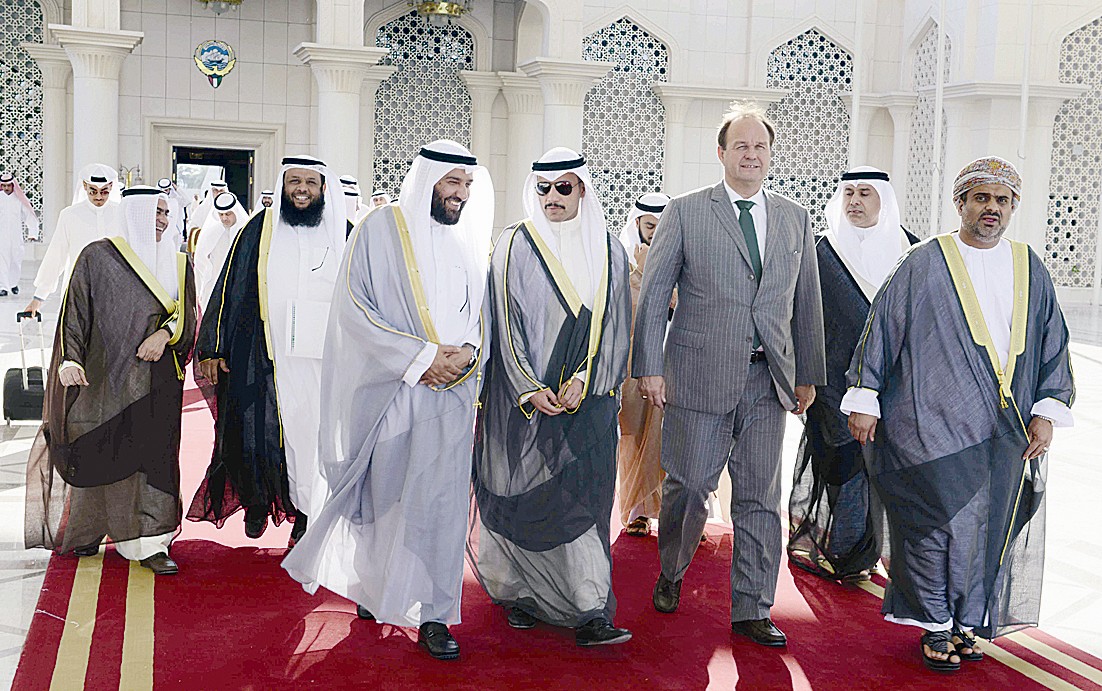 u0627u0644u063au0627u0646u0645 u0644u062fu0649 u0645u063au0627u062fu0631u062au0647 u0648u0641u064a u0648u062fu0627u0639u0647 u0627u0644u0639u0645u064au0631 u0648u0633u0641u064au0631u0627 u0639u0645u0627u0646 u0648u0623u0644u0645u0627u0646u064au0627