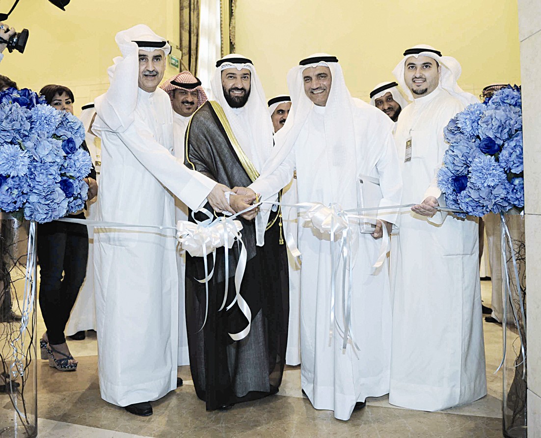 u0627u0644u0639u0645u064au0631 u0648u0627u0644u0639u062fu0633u0627u0646u064a u0648u0628u0634u0627u0631u0629 u062eu0644u0627u0644 u0627u0641u062au062au0627u062d u0627u0644u0645u0639u0631u0636 u0627u0644u0645u0635u0627u062du0628 u0644u0644u0645u0624u062au0645u0631 (u062au0635u0648u064au0631 u0637u0627u0631u0642 u0639u0632u0627u0644u062fu064au0646)