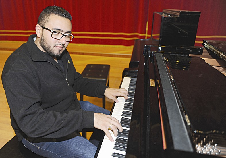 ... وزميله أحمد عبدالسلام