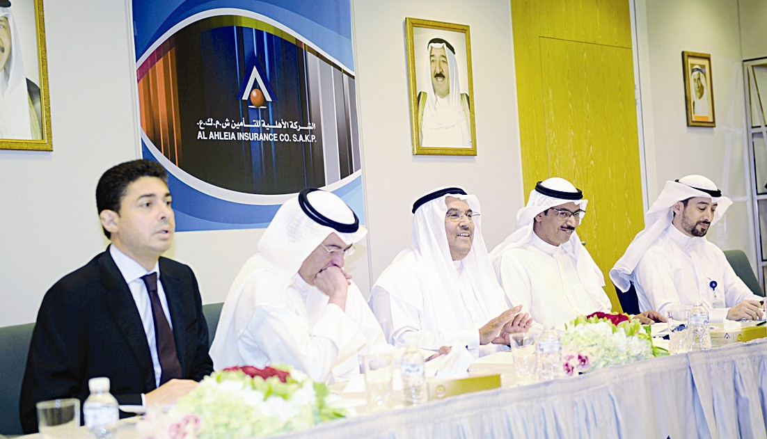 u062cu0627u0646u0628 u0645u0646 u0627u0644u0627u062cu062au0645u0627u0639 (u062au0635u0648u064au0631 u0646u0627u064au0641 u0627u0644u0639u0642u0644u0629)