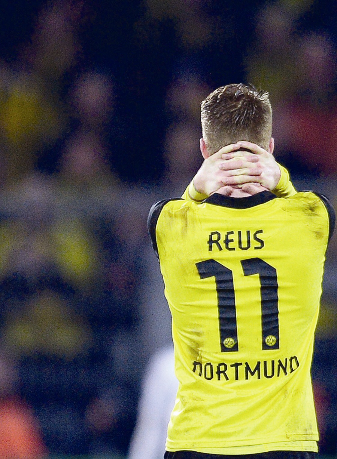 رويس خائباً بعد خروج بوروسيا دورتموند

... وفي الاطار مورينيو يحتفل

بهدف التأهل (أ ف ب)