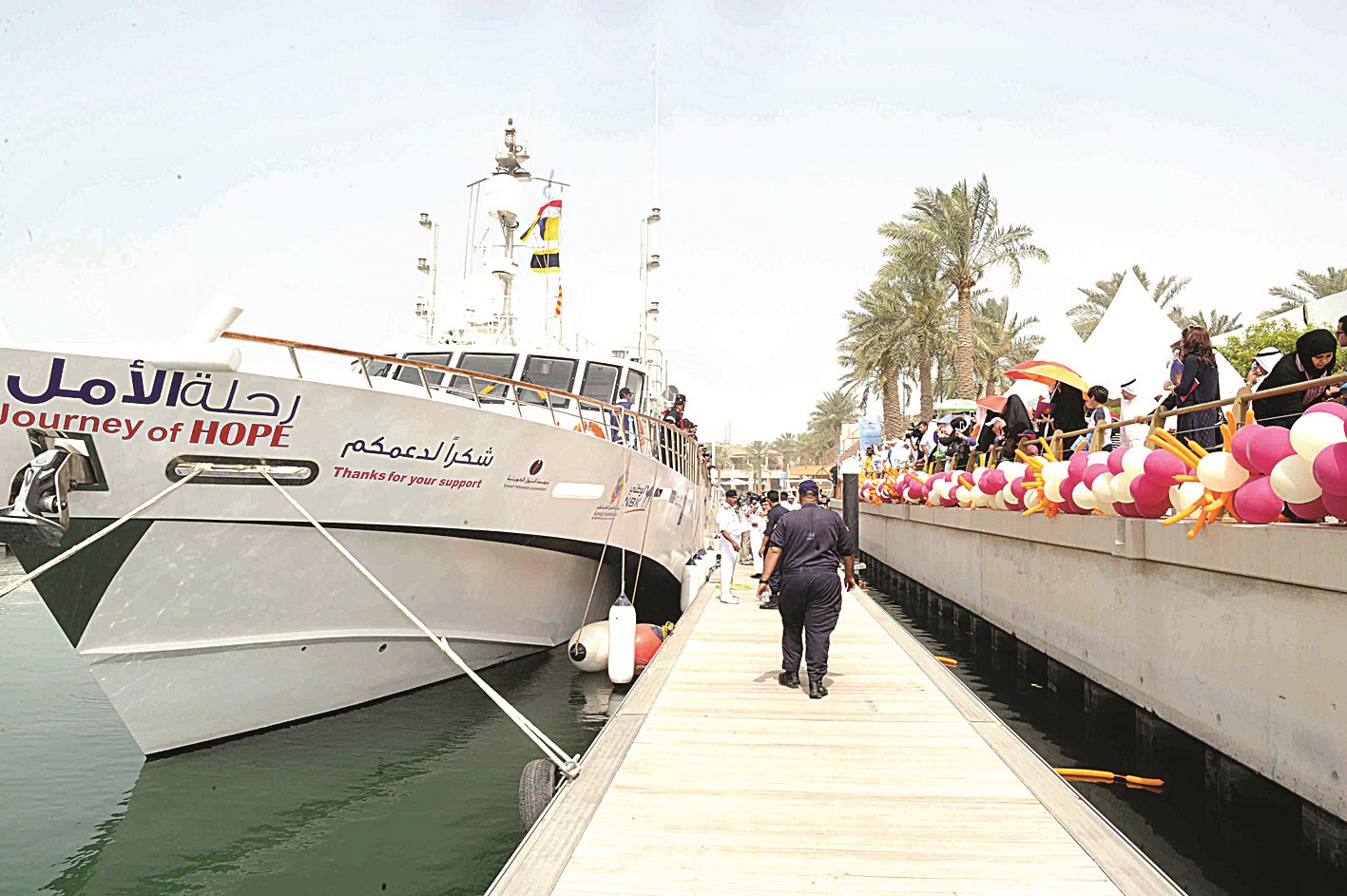 باخرة «رحلة الأمل» قبل الإبحار (تصوير طارق عزالدين)