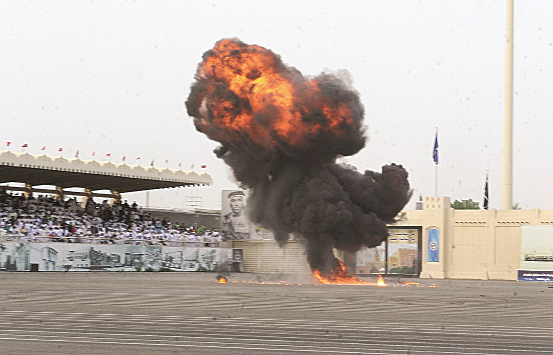 القنابل في مواجهة الارهابيين  (تصوير زكريا عطية)