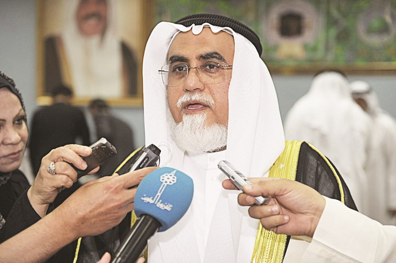 الخرافي متحدثا للصحافيين