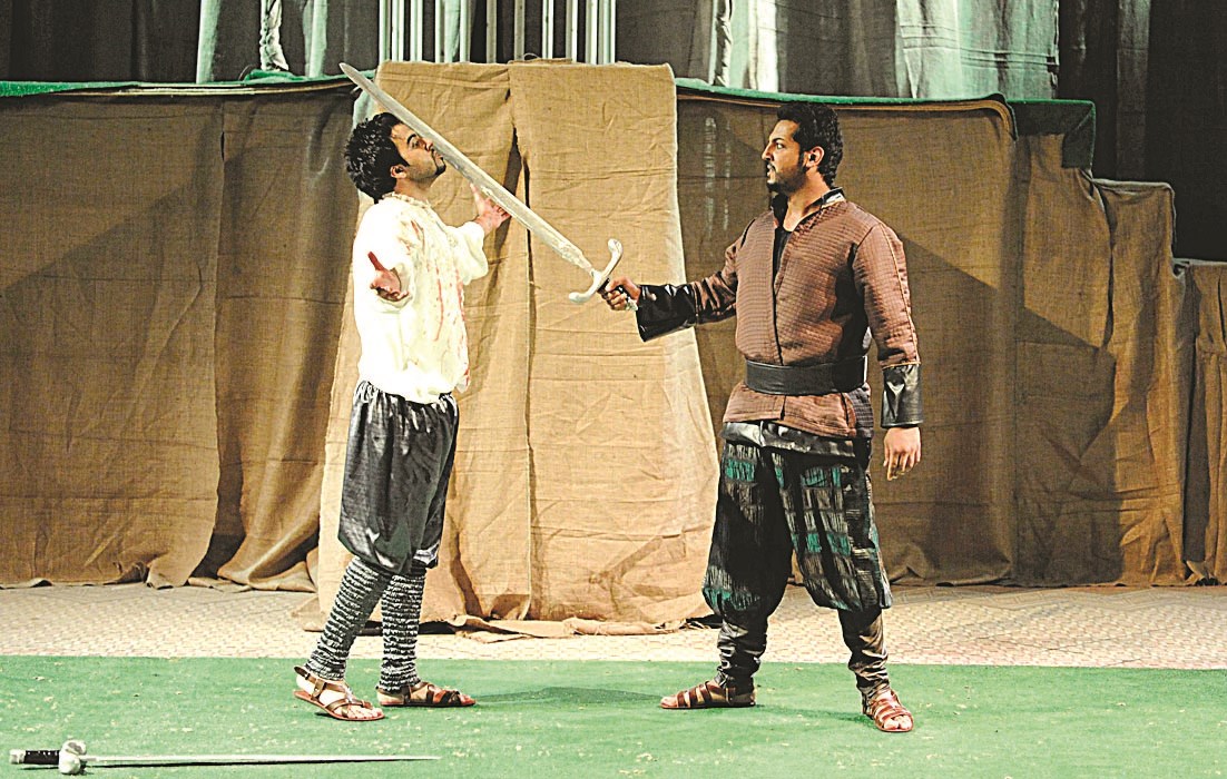 صراع بين مكبث وماكدوف