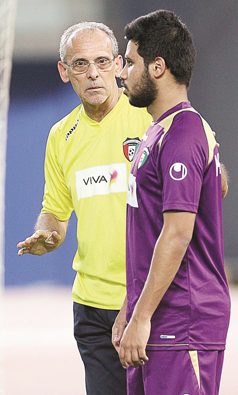 فييرا يوجه اللاعب محمد الفهد