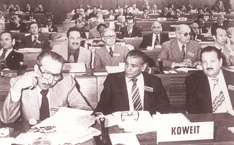 الراحل برجس البرجس في أحد المؤتمرات الدولية