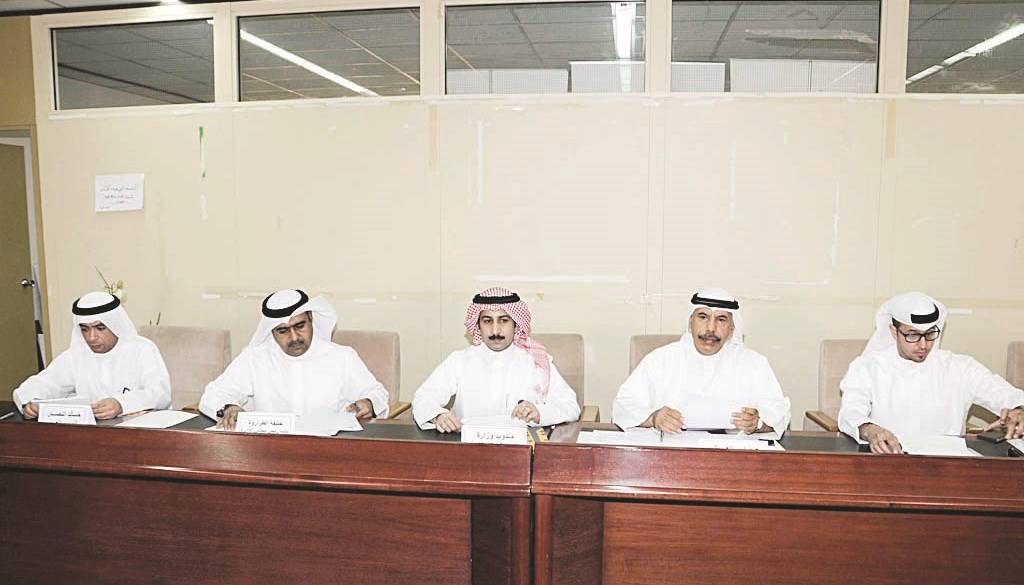 u0627u0644u0627u0633u0637u0649 u0645u062au0631u0626u0633u0627 u0627u0644u0639u0645u0648u0645u064au0629 (u062au0635u0648u064au0631 u0633u0639u062f u0647u0646u062fu0627u0648u064a)