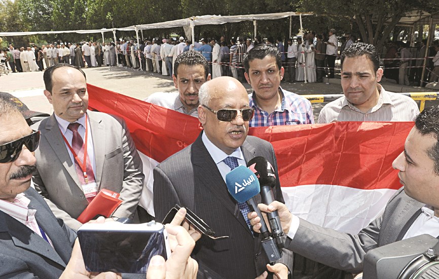 السفير سليمان يتحدث للصحافيين