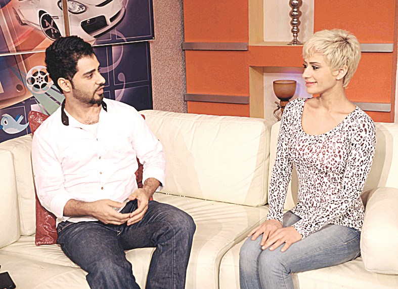 متحدثّة للزميل علاء محمود (تصوير جلال معوض)