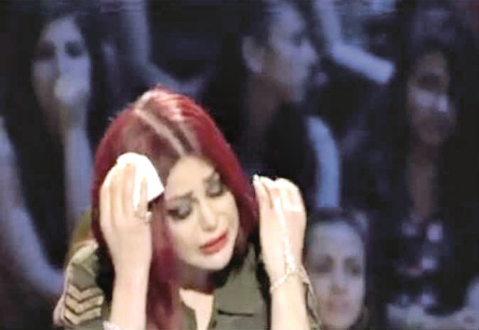 هيفاء تجهش بالبكاء