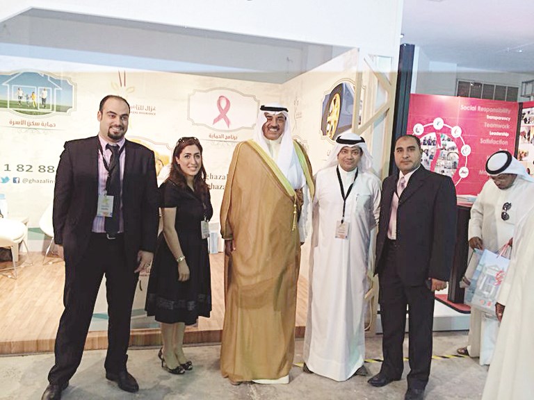 الشيخ صباح الخالد في جناح «غزال»