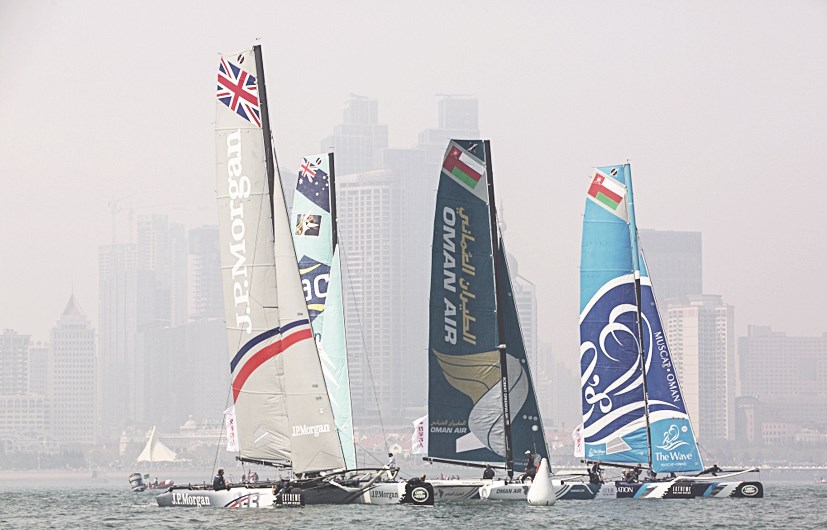 قارب الموج العماني اثناء مشاركته