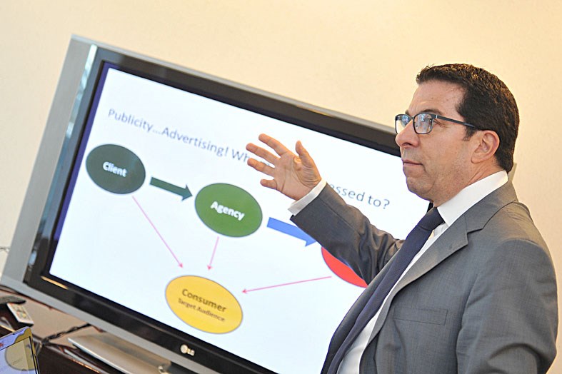 u0631u064au0645u0648u0646 u0635u0648u0645u0627 u0634u0627u0631u062du0627 u062au0633u0648u064au0642 u0627u0644u0625u0639u0644u0627u0646u0627u062a u0644u0637u0644u0628u0629 u0627u0644u062cu0627u0645u0639u0629 u0627u0644u0623u0645u064au0631u0643u064au0629