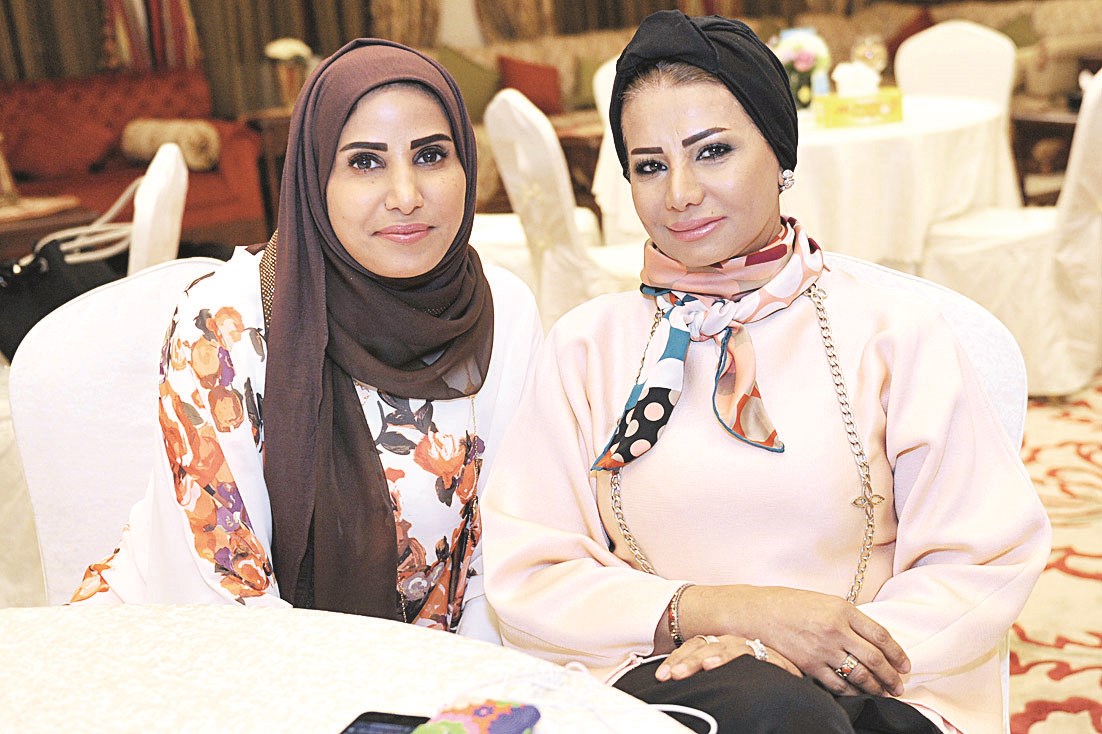 مشاركتان بالاحتفال