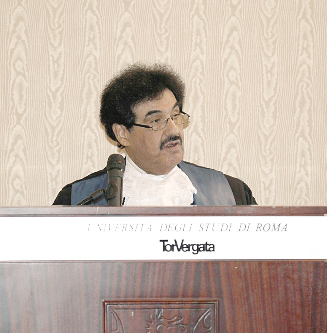 ... ويلقي كلمة بالمناسبة