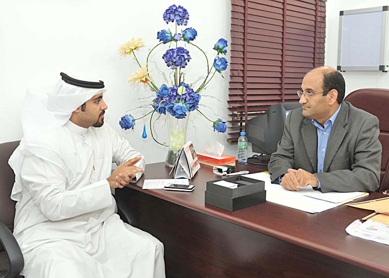 العوضي متحدثاً للزميل محمد نزال