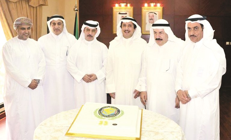 u0639u0632u0627u0645 u0627u0644u0635u0628u0627u062d u0645u062au0648u0633u0637u0627u064b u0627u0644u0633u0641u0631u0627u0621 u0627u0644u062eu0644u064au062cu064au064au0646