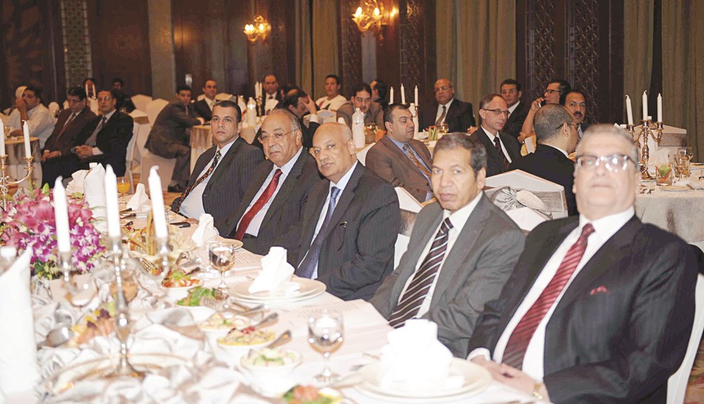 u0627u0644u0633u0641u064au0631 u0627u0644u0645u0635u0631u064a u0645u062au0648u0633u0637u0627 u062du0636u0648u0631u0627u064b u062fu064au0628u0644u0648u0645u0627u0633u064au0627u064b u0641u064a u0627u0644u0645u0646u0627u0633u0628u0629 (u062au0635u0648u064au0631 u0637u0627u0631u0642 u0639u0632u0627u0644u062fu064au0646)